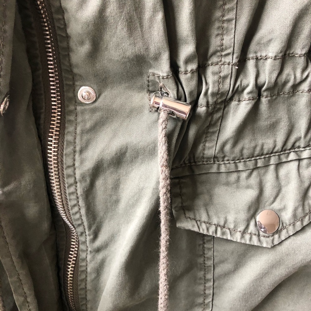 Army Green Zip Up Vest - Picture 4 of 7